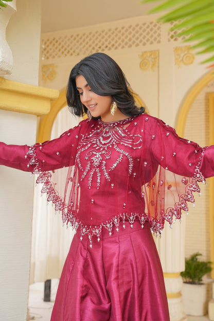 Drape Yourself in Bold Elegance with the Viora Luxe Majestic Capes