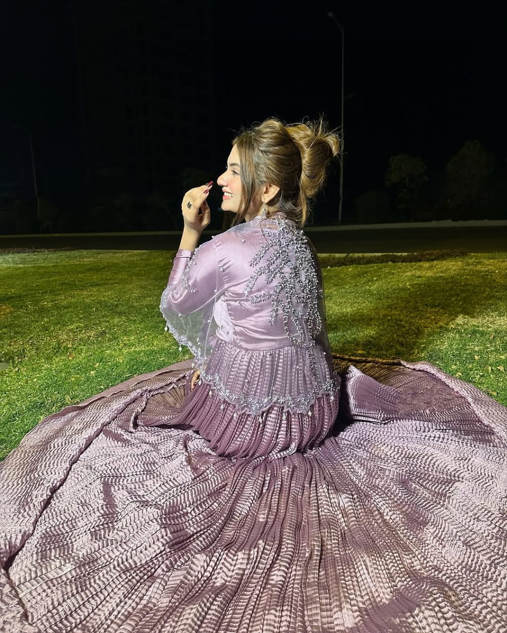 Flowy Cape Overlay