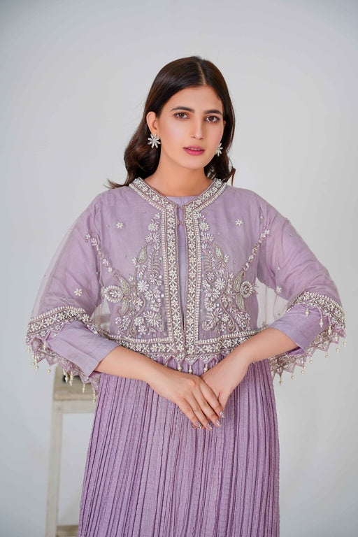 Regal Lilac Majestic Back Tail Cape