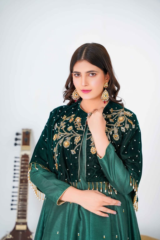 Majestic Long Tail Cape In Stunning Emerald Green